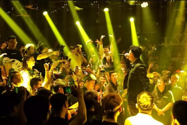 野狼disco火了，“老舅”董宝石：把俺的节奏放在俺的大火炕上