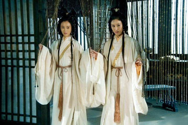 姐妹花cos大小乔跳舞，lsp争当曹丞相？女玩家却馋她们老公