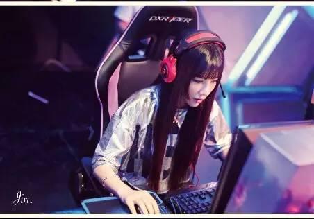 游戏女主播第二弹：全能的狐狸酱