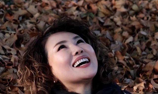 方静：前央视主持，涉嫌间谍门被调查，最终患癌客死他乡