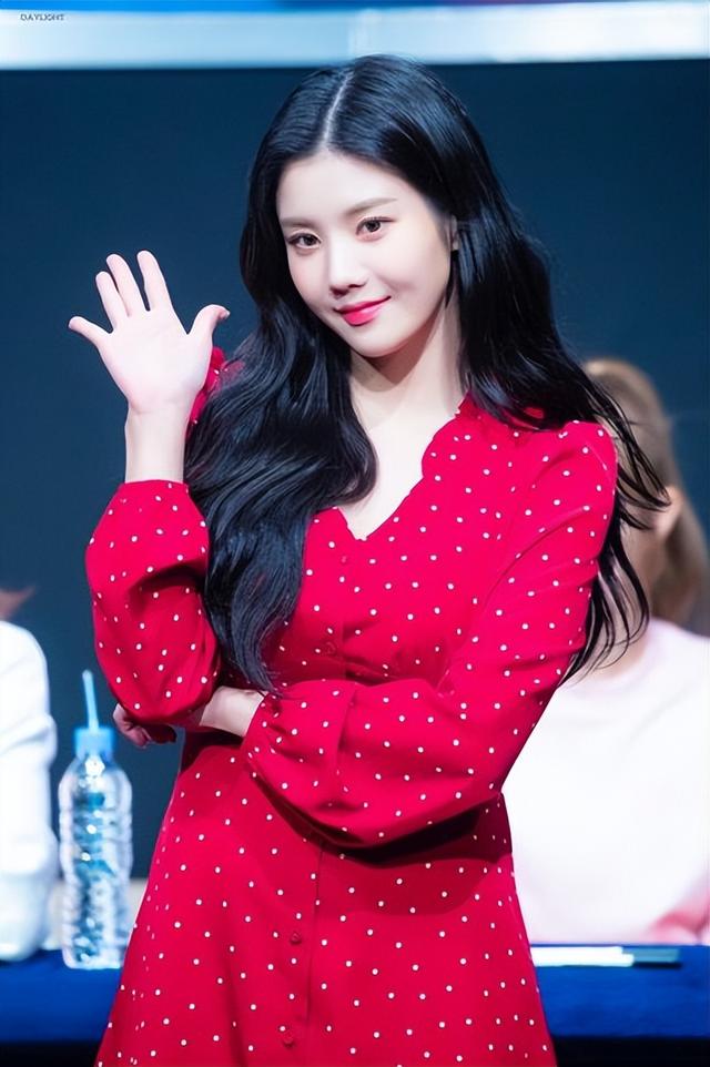 南韩尤物权恩妃火辣热舞!极品身材凹凸有致，美到令人窒息。