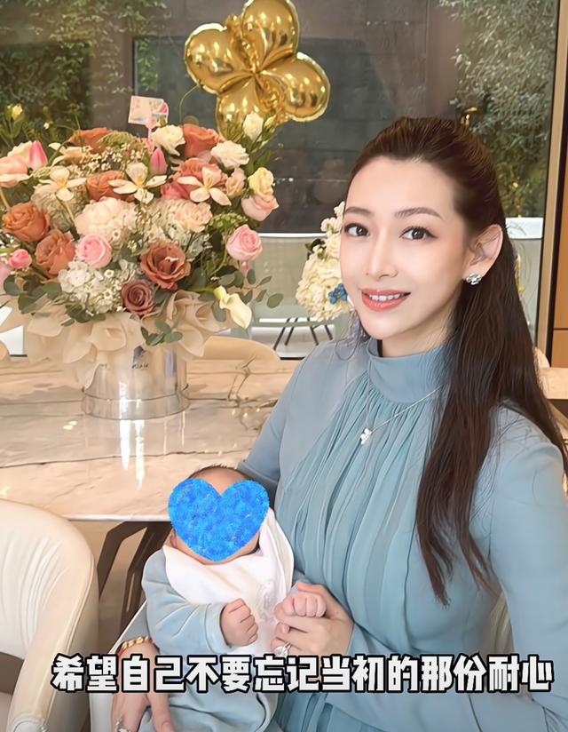主持人温雅晒三胎满月照，美国豪宅曝光，5岁女儿也在正脸好漂亮