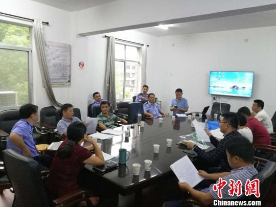 湖南侦破直播平台“涉黄”特大刑案 涉案女主播千余人