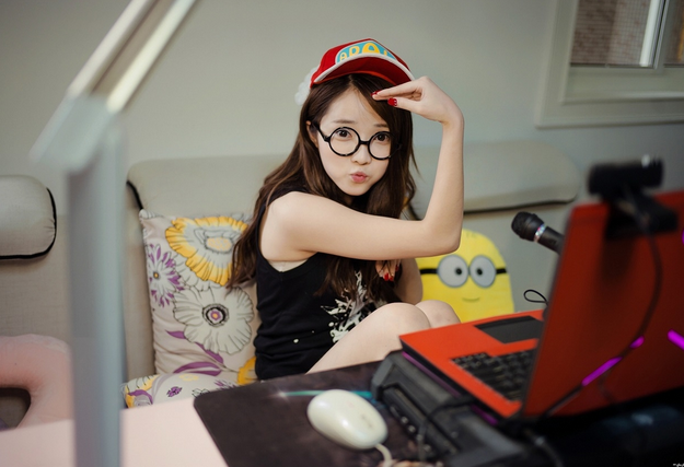 不要再被玩风油精的女主播坑了，哥砸200万得到了血的教训