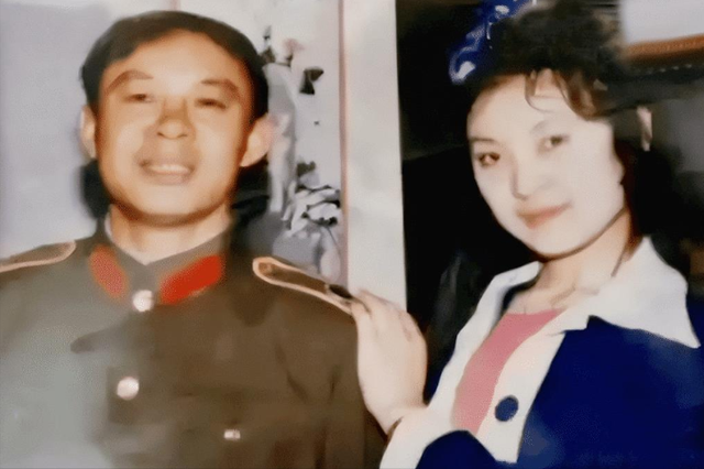 背叛丈夫跟医生相好,转移丈夫12 亿,靠一首歌在春晚爆红的她真狠