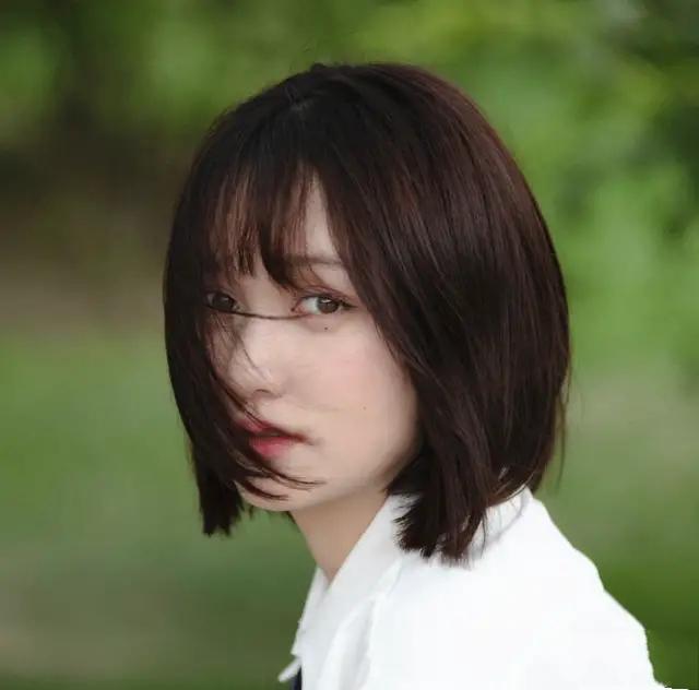 还记得《二十不惑》里的大宝董思怡吗?她瘦下来竟然这么美