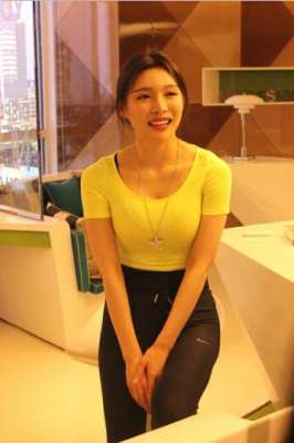 女主播丁瑶(My God  铜山万达走“美女网红”卖房模式这是疯了吗？)