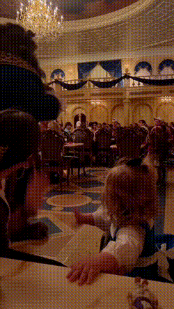 “弟弟的女同学才初一，都这么早熟了吗？”哈哈哈