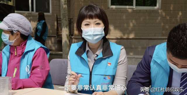 央视主播体验新岗位：周瑛锋当外交礼宾官，王端端考古兴恺晨制冰