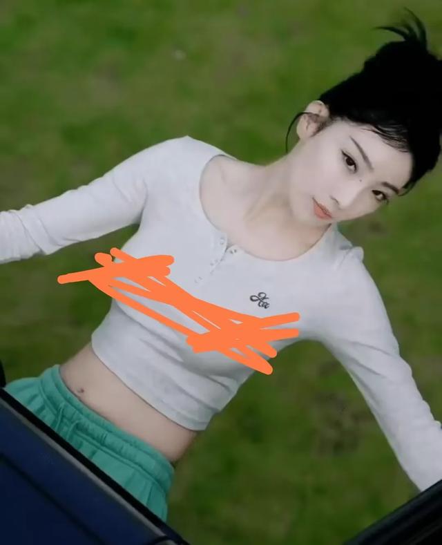 后续，马卉直播大尺度，大尺度日常照片爆出，将永久封禁直播