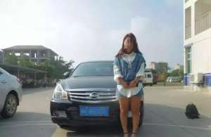 女主播当孩子面在线(真的服了女主播无证驾驶，竟然当着交警的面 ……)