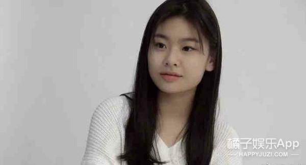 还记得《釜山行》里孔刘的女儿秀安吗？追星追得太成功了