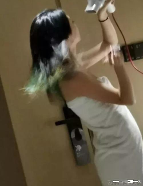 斗鱼土豪怒捶女主播：见面全是明码标价，就当50万喂了狗