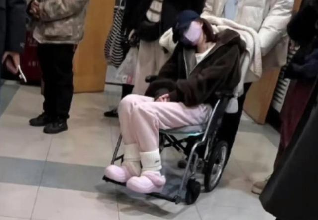 惊！赵露思 “底裤” 被扒背后：从入院征兆看 “熟女” 转型的代价