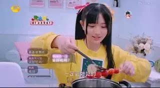 90后夏日甜心的直播好天马行空，鬼知道她们经历了什么