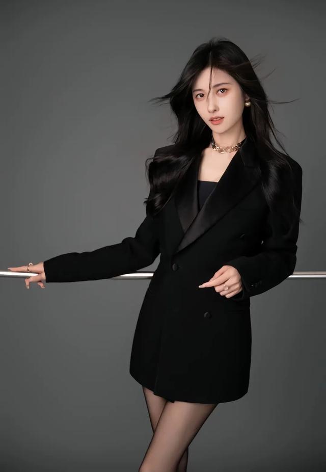 网红深扒，今日出镜：MI老师，是小朱吖，花碎花，sunny，小思思