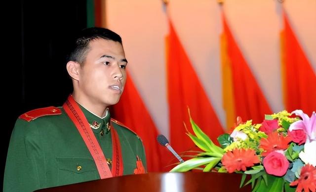 16年前,汶川女警揭衣露乳哺育9婴,归来连升四级,如今怎样了?