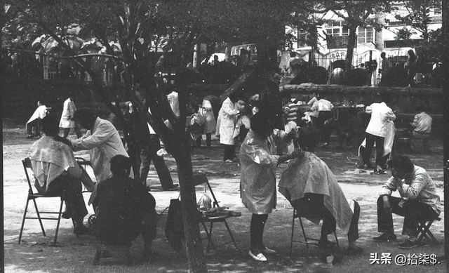 “不堪入目”老照片：日本男女赤裸共浴，喂奶忘记系扣子的妇女