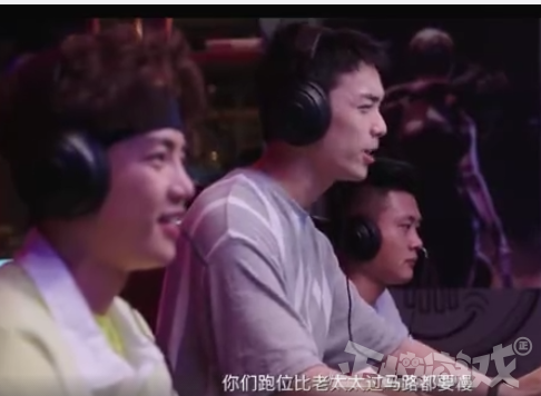 腾讯把穿越火线拍成了沙雕剧？女主开枪爆头队友，像极了当年的你