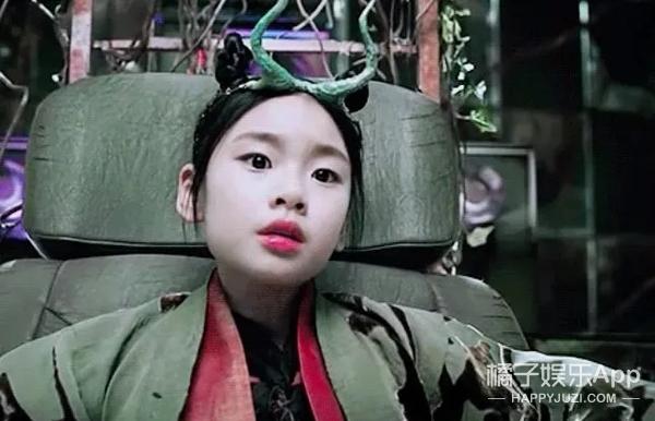 还记得《釜山行》里孔刘的女儿秀安吗？追星追得太成功了