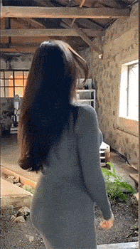 正惊GIF：有善口技者！美女肺活量惊人，一口气将鸡蛋从壳里吹出？