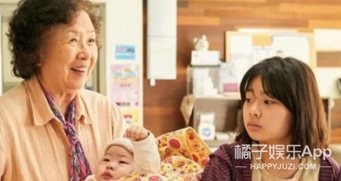 还记得《釜山行》里孔刘的女儿秀安吗？追星追得太成功了