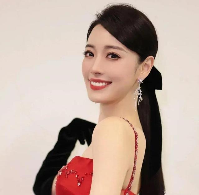 东方卫视10位美女主持人，陈辰、冯琳、司雯嘉，你喜欢哪位主播