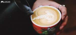 女主播喊麦歌曲(大嘴喊麦直播火出圈，是真卖咖啡还是割韭菜？)