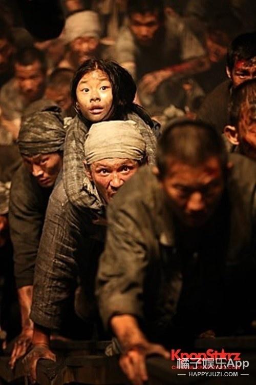 还记得《釜山行》里孔刘的女儿秀安吗？追星追得太成功了