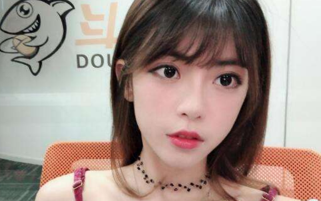 斗鱼人气女主播:魔王被称最美,而她一首歌碾压薛之谦和周杰伦