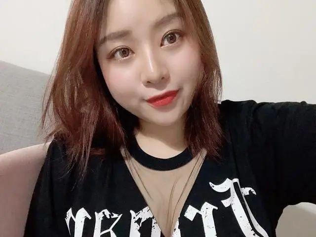 身高1米65体重160斤，杭州大码女主播被网友狂赞！她感慨：第一次觉得胖那么有用