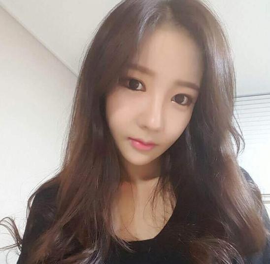 曾经火爆全网的宅男女神朴妮唛现在销声匿迹了吗？