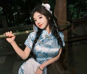 女主播直播间走光(故意还是不小心？冯提莫直播又走光，尺度越来越大了)