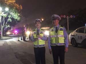 韩国女主播苹果仙桃(仙桃首次开启假日直播查酒驾 透明执法引网友热议)