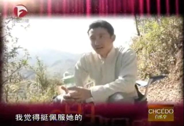 38岁李小璐抖胸视频曝光,逼疯粉丝:贾乃亮还是没等到那一天