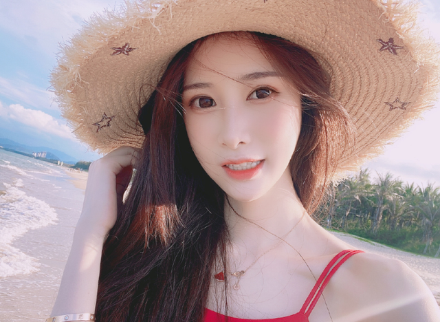 女主播收入排行:冠军斗鱼小柳流水超六百万,YY菲儿跻身前十