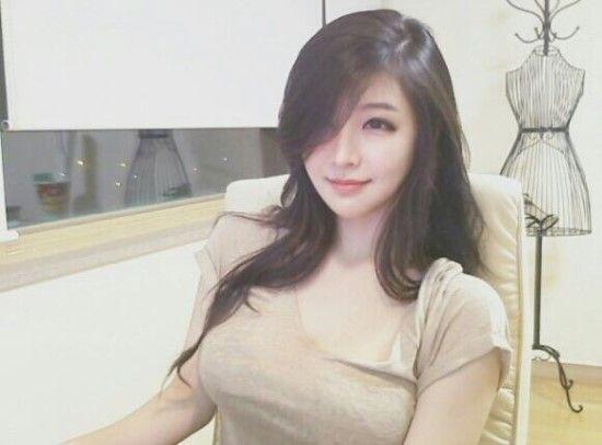 全民直播的年代 不直播造娃娃 就不会火了么？