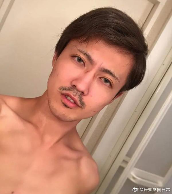 日本资深女装大佬化妆前后对比惊人,七尺大汉秒变萝莉?急需缓缓