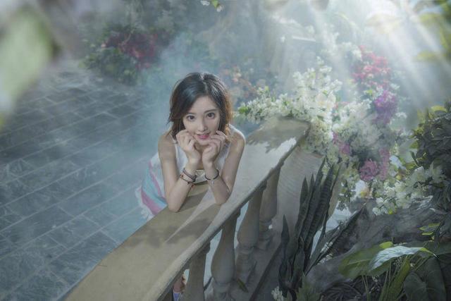 LOL冯提莫变身游戏奶妈 网友：快来奶我一下