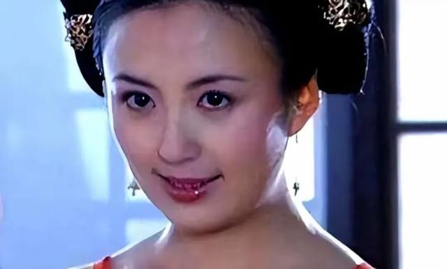 曾经的央视最美主持,却在拍戏时怀孕,今孩子已16岁生父依然成谜