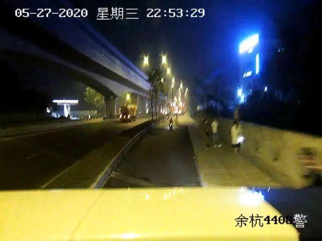 身高1米65体重160斤，杭州大码女主播被网友狂赞！她感慨：第一次觉得胖那么有用