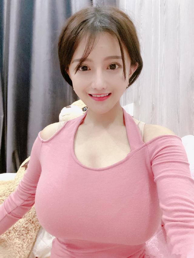 轩子巨2兔查房，发现比古阿扎还猛的女主播，网友：你在自毁前程