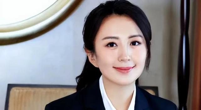 曾经的央视最美主持,却在拍戏时怀孕,今孩子已16岁生父依然成谜