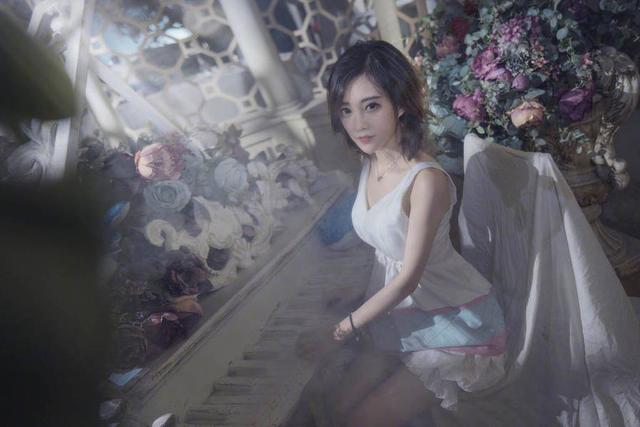 LOL冯提莫变身游戏奶妈 网友：快来奶我一下