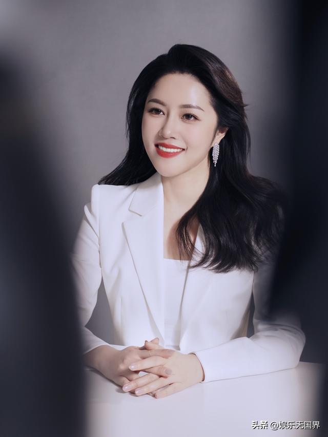 四川电视台15位美女主持人，颜值与才华并存