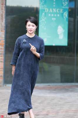 金星秀女主播(金星“出山”录综艺，身穿旗袍女人味道十足，陈立农高秋梓当嘉宾)