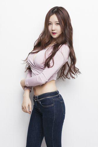 演艺圈新星闪耀：韩国BJ视频当家花旦朴佳琳引热议