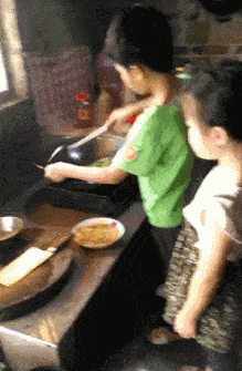 郑凯前女友程晓玥穿紧身裤直播，私处若隐若现，明星也开始擦边