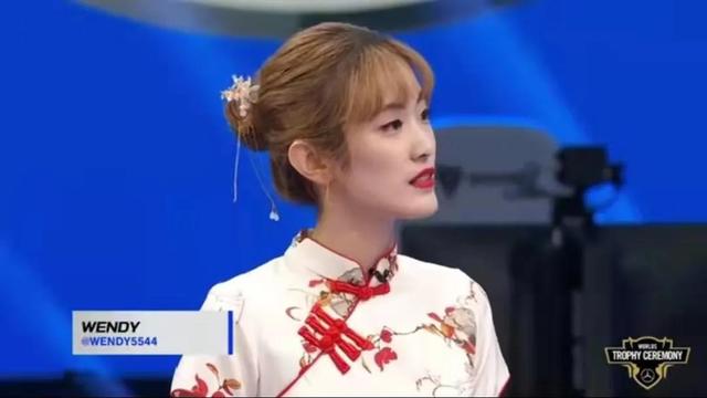 EDG夺冠,这个翻译小姐姐也火了!中英韩三语无缝切换,圈粉大批网友