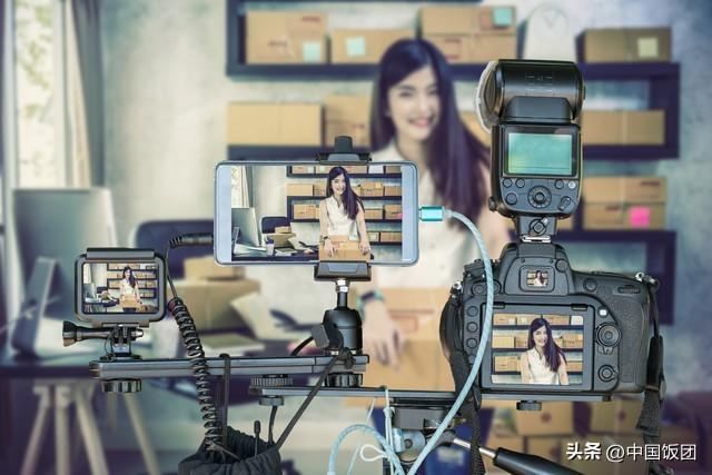 正经女孩,就不要当主播了。